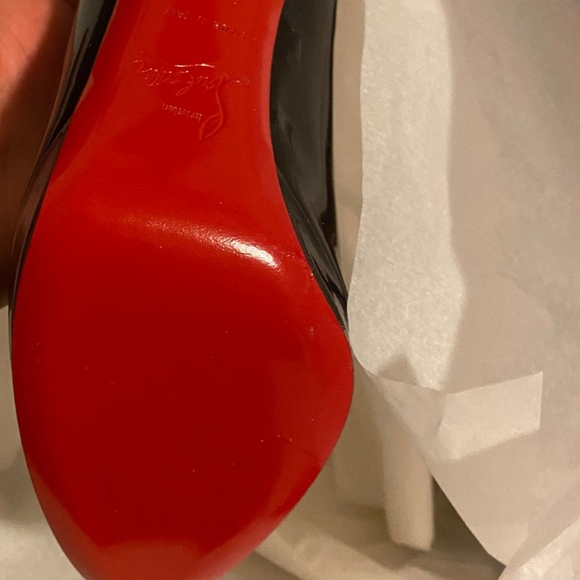 Christian Louboution 'New Simple Pump - Picture 2 of 4